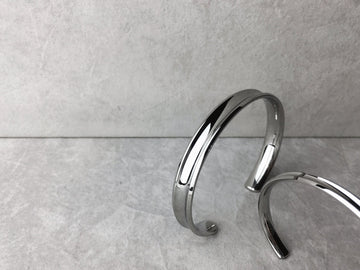 Bangle / Bracelet